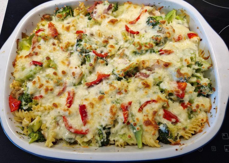 Ovnsrett med bacon, broccoli og pasta