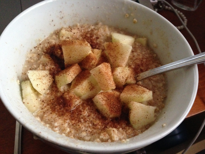 Dagens frokost : Havregrøt med eple og kanel