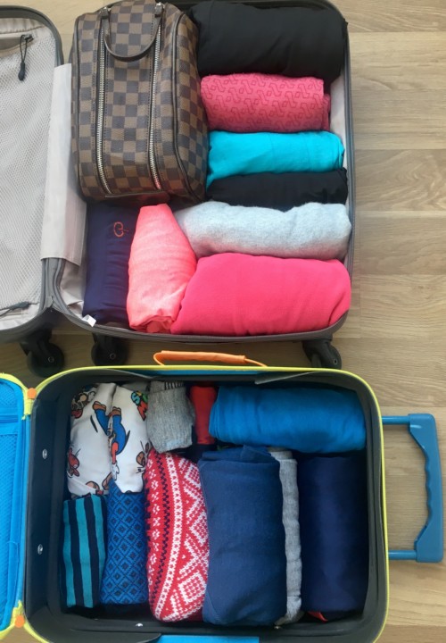 Brette klær i koffert