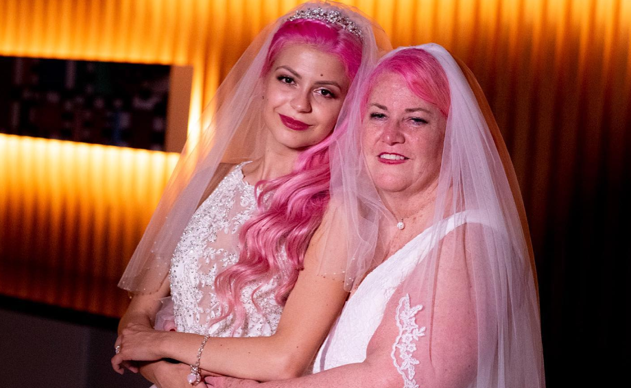 Youtube-stjernen Julia Zelg-De Freest (24) har giftet seg med kjæresten (61)