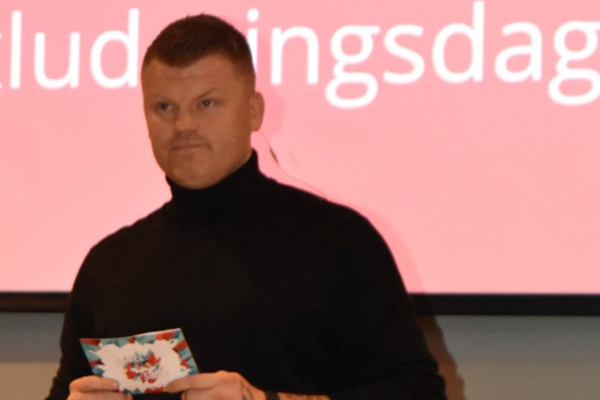 Tidligere fotballspiller John Arne Riise (39) er Flint Tønsbergs nye hovedtrener