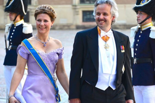 Prinsesse Märtha Louises eksmann,Ari Behn (47) tok sitt eget liv 1 Juledag. Nå er hele familien i sorg