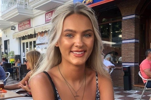 Madalyn (21) falt fra klippe. Den 21 år gamle kvinnen hadde flyttet til Australia en måned tidligere og skrev på Instagram at hun gledet seg til framtida