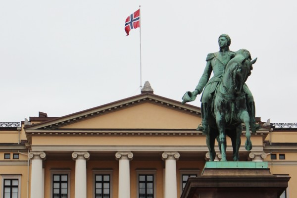Svein Ludvigsen ble dømt til fem års fengsel for å skaffe seg sex med asylsøkere. Nå har slottet slettet utmerkelsen kommandør av St. Olavs Orden