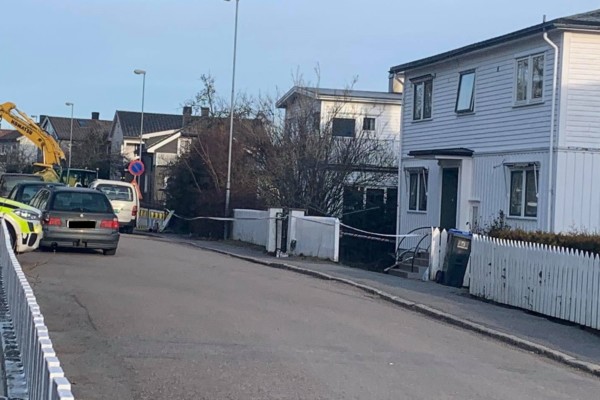 Mannen i 40-årene fra Sandefjord  som er siktet for å ha drept en kvinne på søndag, er tidligere dømt for drap. Han ble løslatt etter en drapsdom i 2018.
