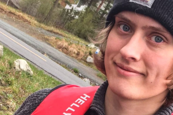 Odin André Hagen Jacobsen (19) forsavnt i 2018, og er fortsatt ikke funnet. Nå får foreldrene ny hjelp til å finne igjen sønnen sin
