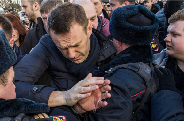 Aleksej Navalnyj (44) dømt til tre og et halvt år fengsel