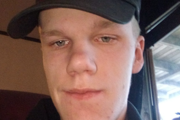 John Øivind Fjeldvik (21):- Jeg opplevde det som er skrekken til alle som er glad i bilen sinn