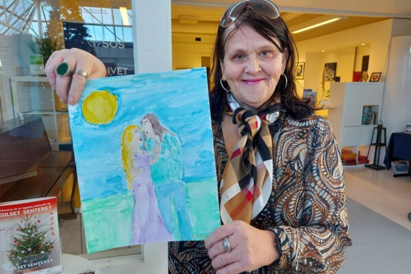 Gunn-Iren Lunde (59) har hatt den siste utstillingen for i år – nå kommer flere av hennes tegninger i en ny bok