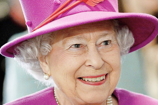 Dronning Elizabeth (95) er trippelvaksinert – nå har hun corona