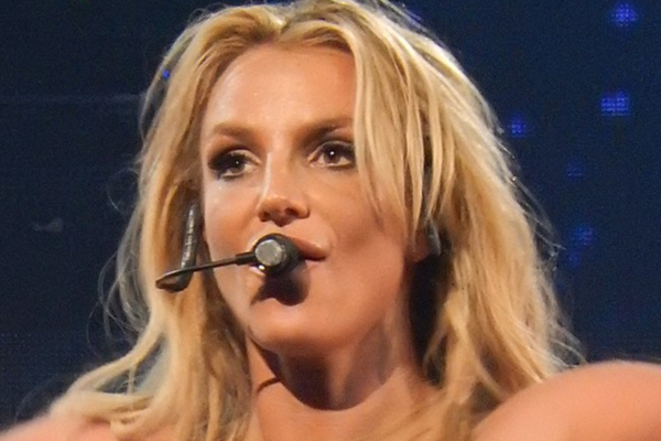 Britney Spears har fått en bokavtale verdt millioner