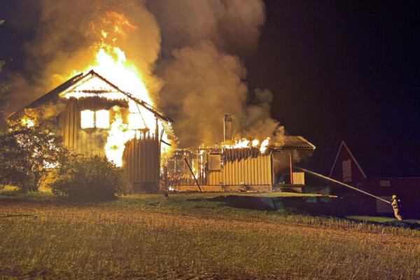 Brann på gård – hovedhuset brente ned