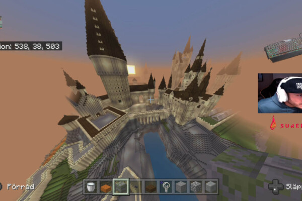 Se hvordan slottet i Harry Potter blir til i Minecraft!