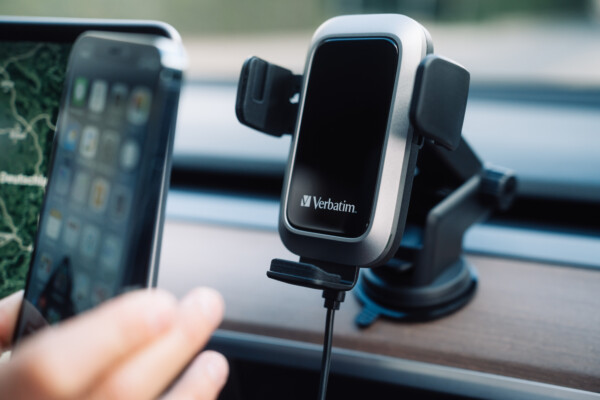 NYHET: Verbatim lanserer trådløse mobiltelefonladere for bil!