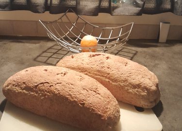 2 nye brød til fryseren / Ut å farte resten av uka.