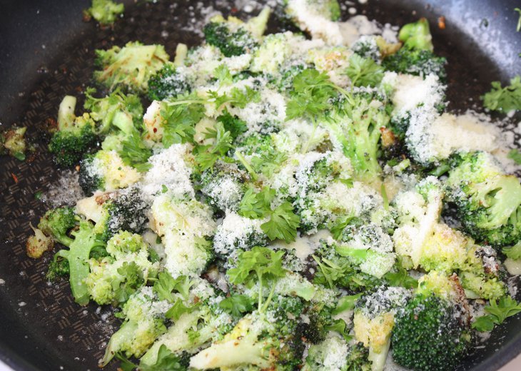 Stekt broccoli med parmesan