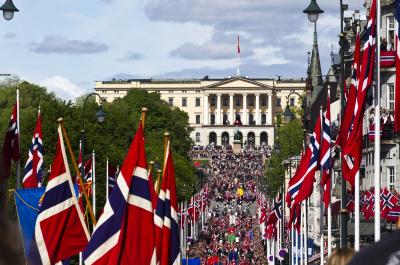 OSLO 20110517
17.Mai på Karl Johansgate i Oslo. Slottet i bakgrunnen.
FOTO: FRODE HANSEN/VG