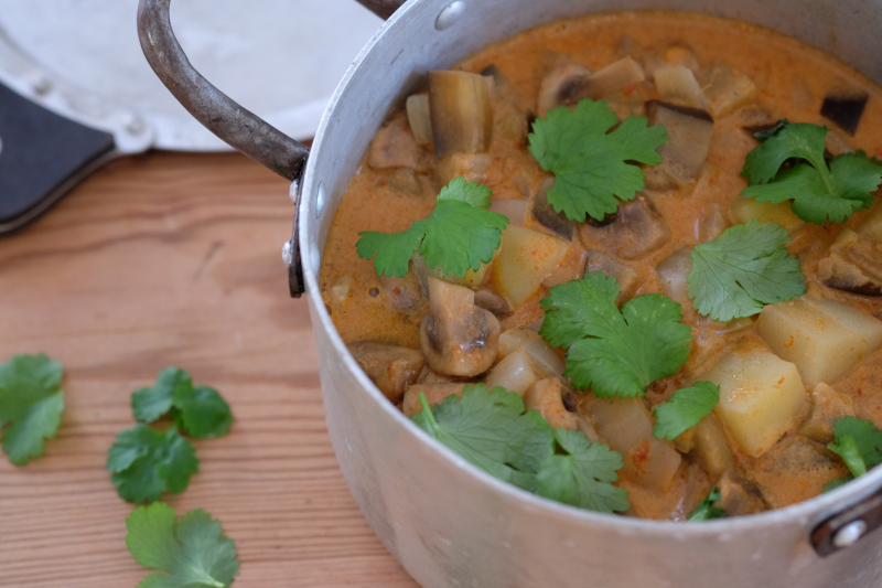 Curry med potet og sopp